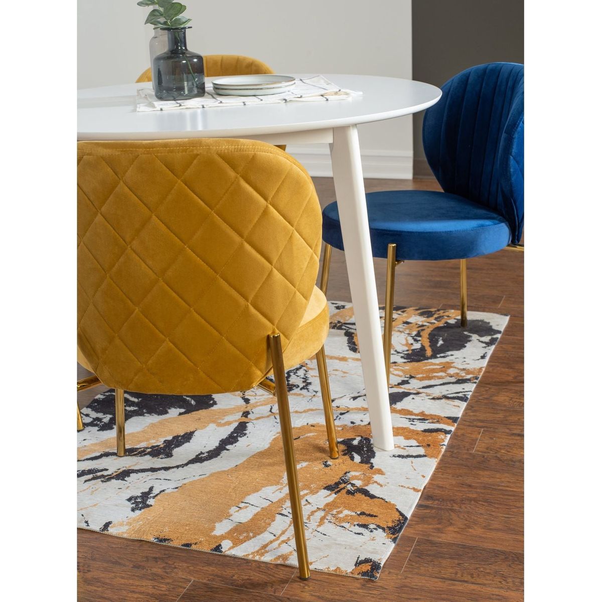 Amoa Contemporary 5-Piece Dining Set, White Round Dining Table with 4 Chairs
