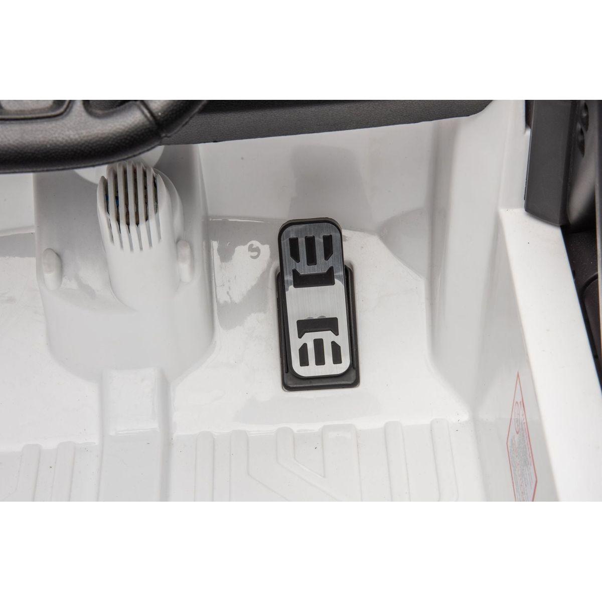 12v7a 30wx2 Four-wheel drive leather seat one button start,forward and backward, high and low speed, music, front light, power display, two doors can open, 2.4G R/C, seat belt four wheel absorber