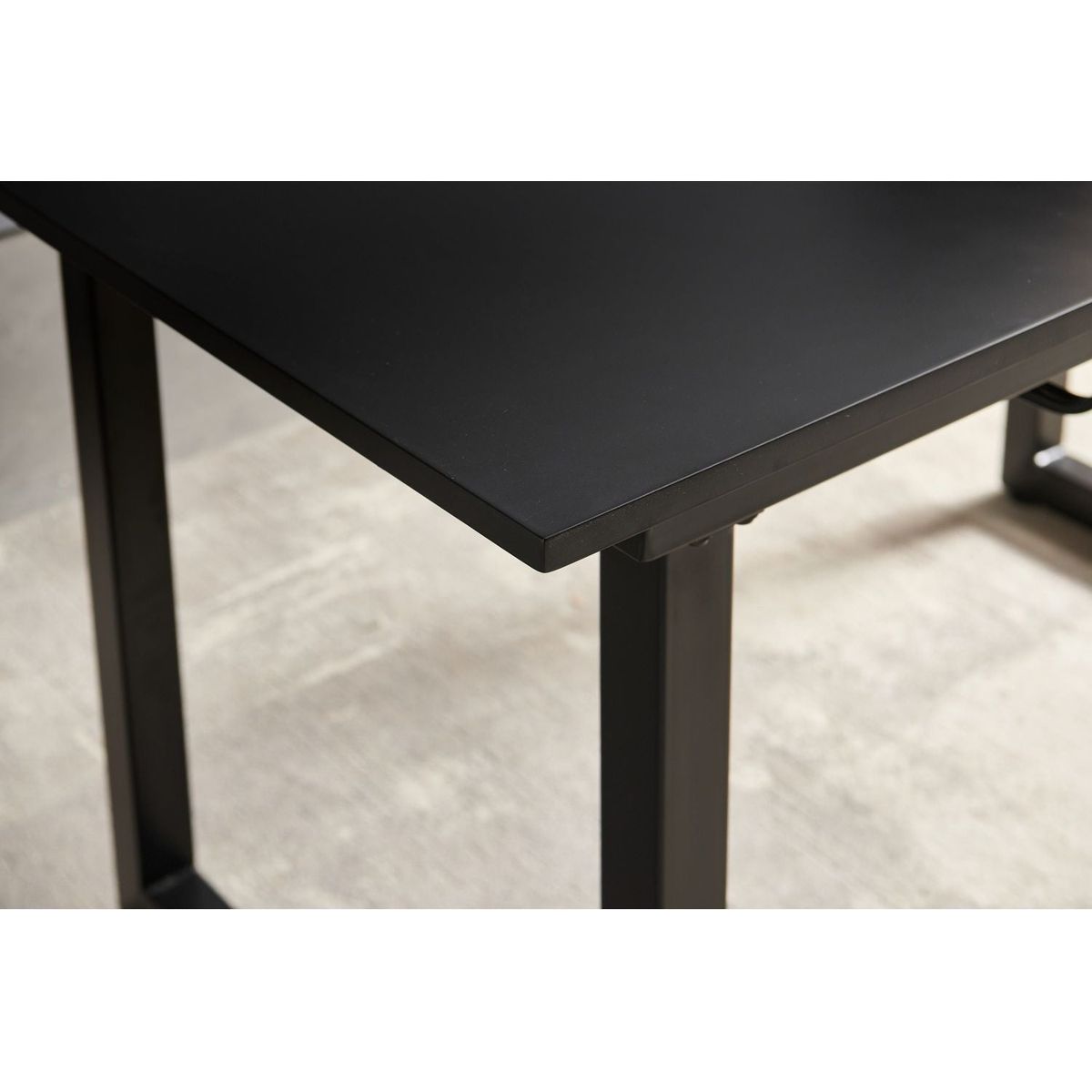 black color,Square Extendable Dining Table with metal leg,Modern Space Saving Kitchen Table for Living Room( 70.86" W x 31.5" D x 29.5" H)