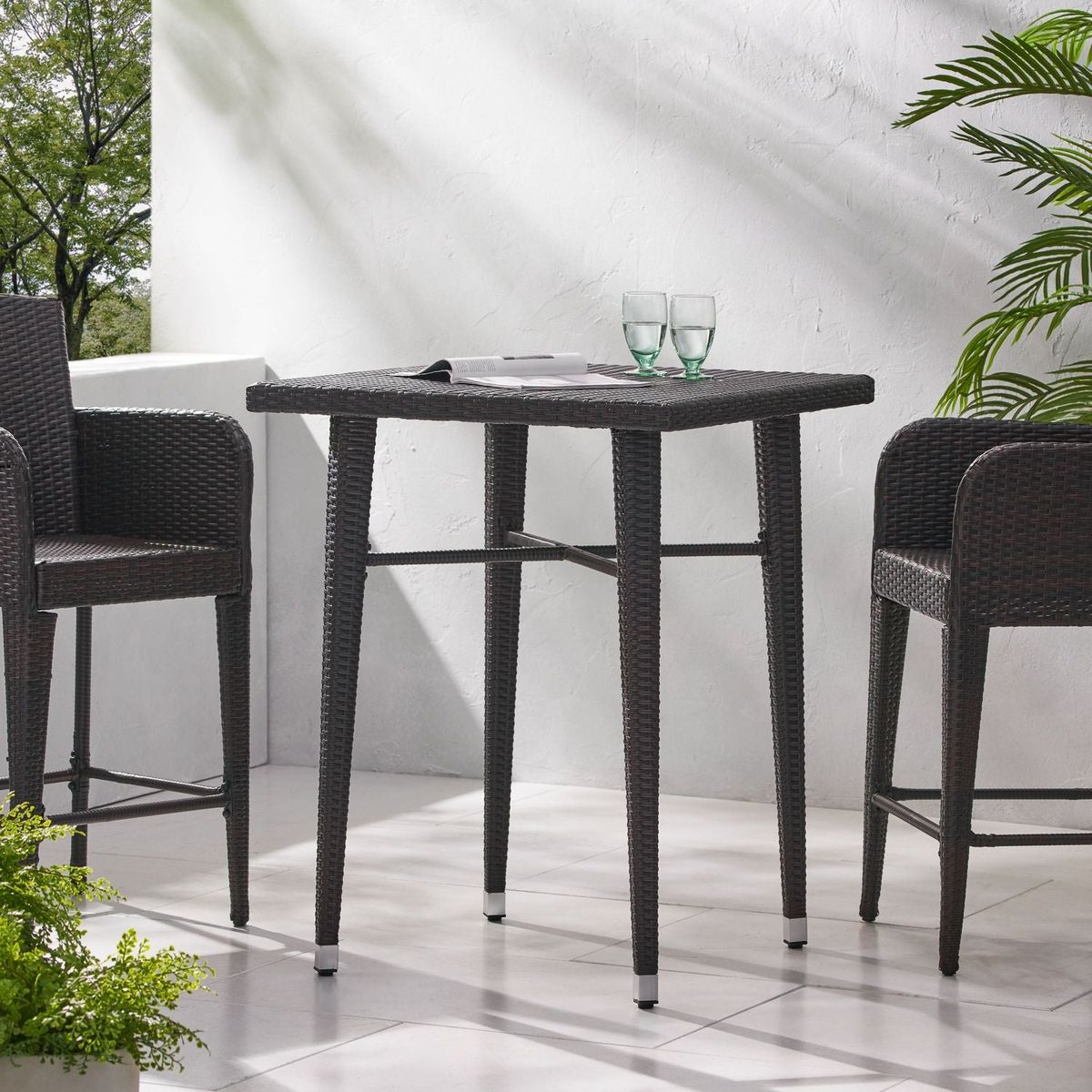 32" SQUARE WICKER BAR TABLE
