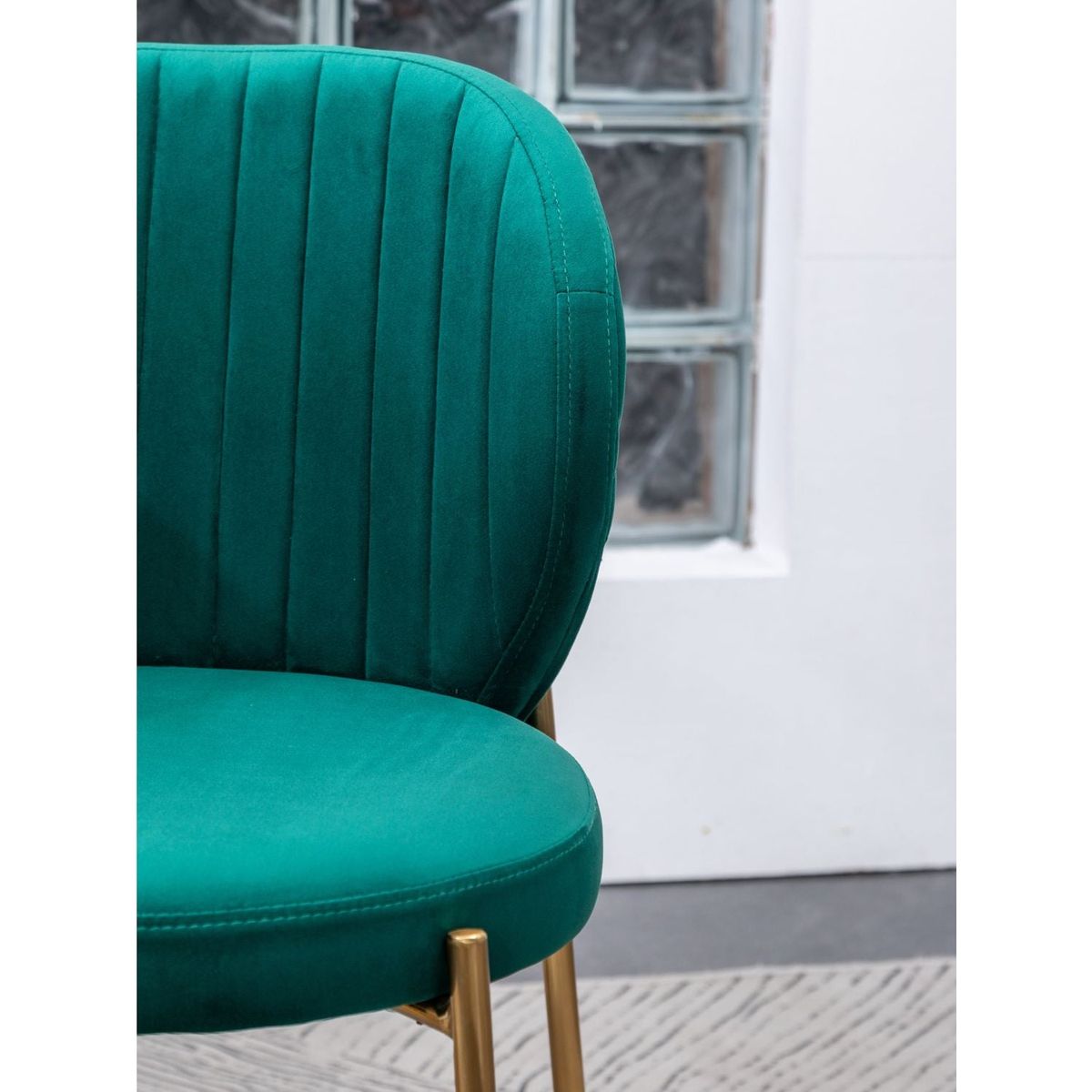 Amoa Contemporary Velvet Upholstery Dining Chair, Green