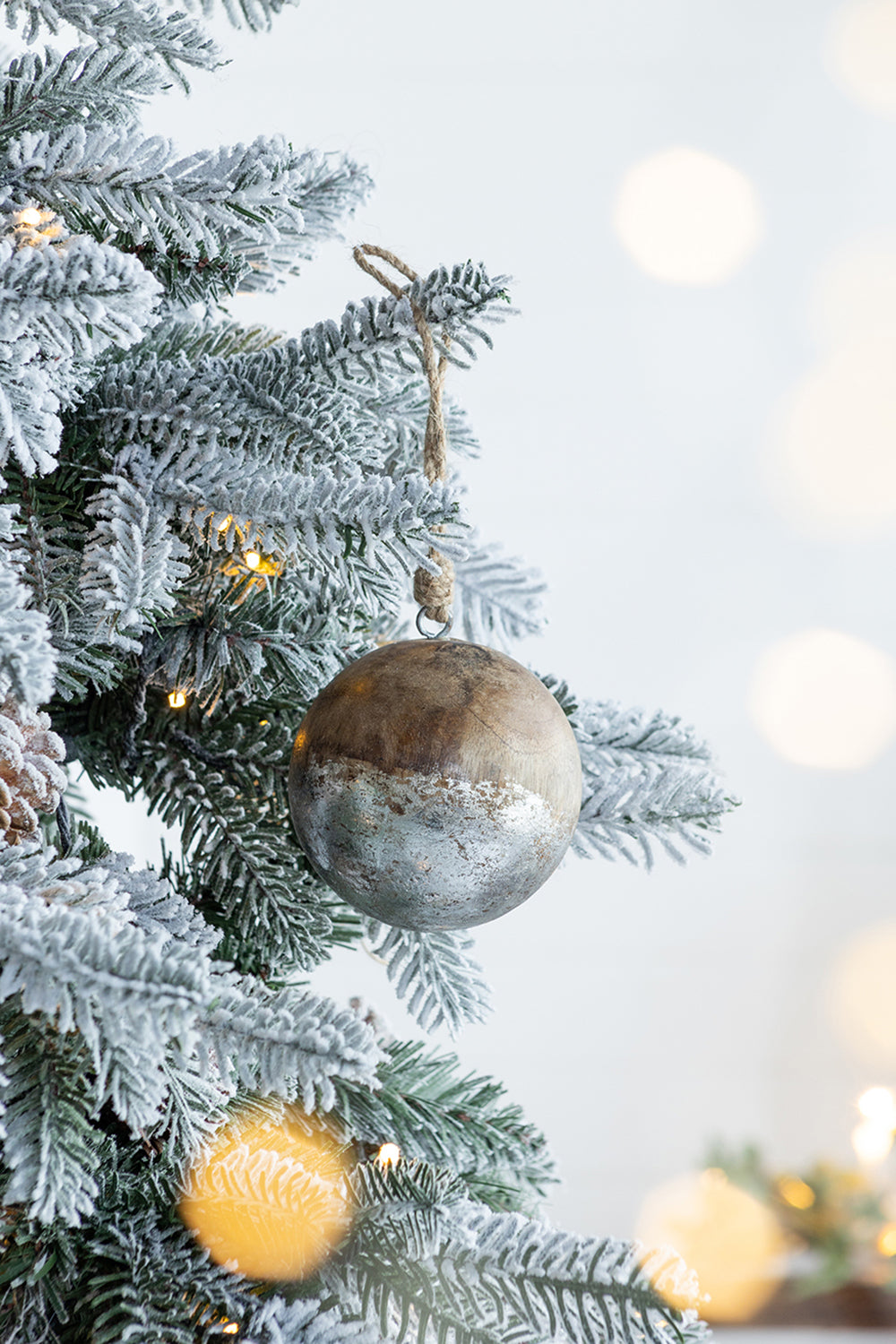 D4' Christmas Ball Ornaments, Wood Decorative Hanging Ball Christmas Tree Ornaments for Holiday Party Decorations, Set of 8