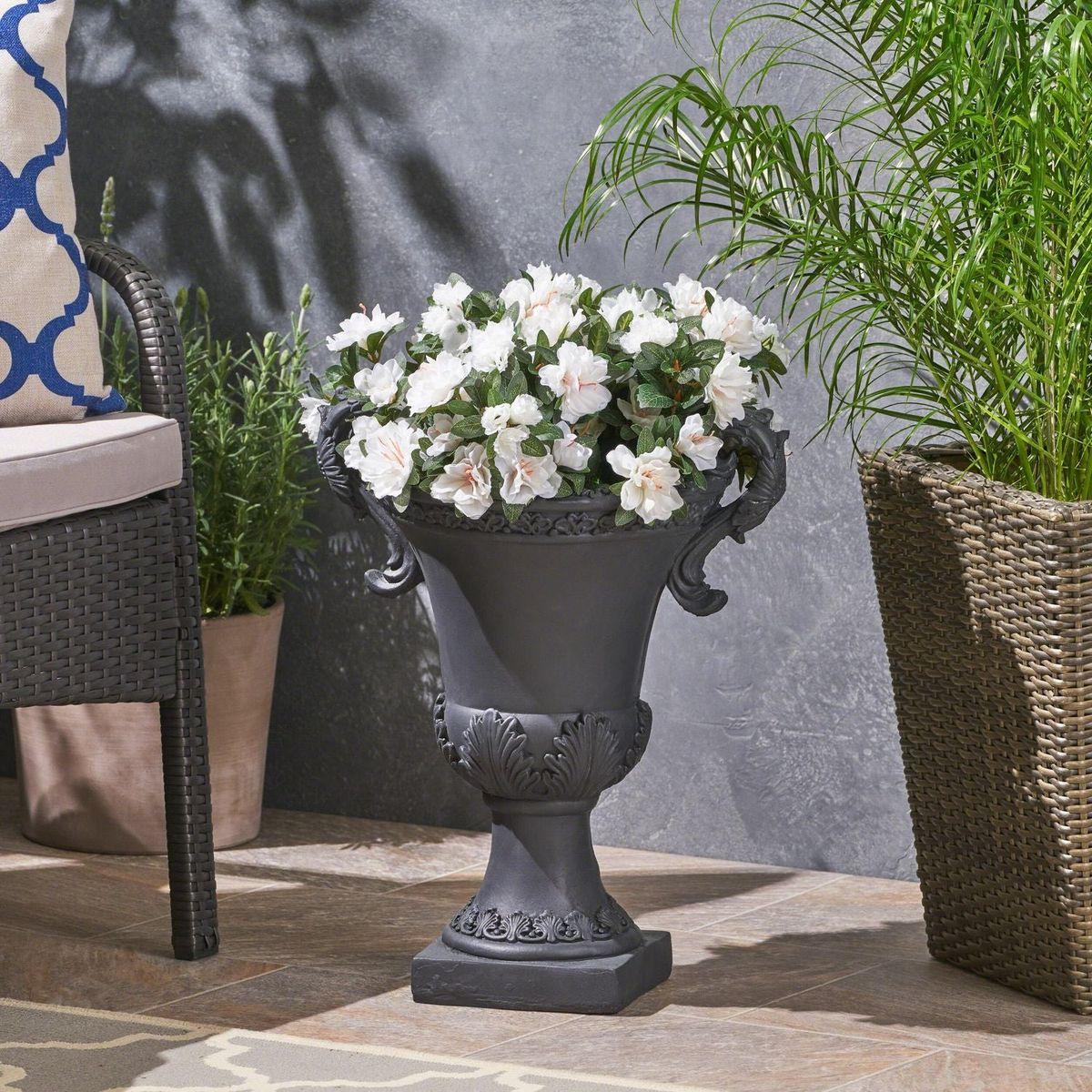 DELPHINE URN