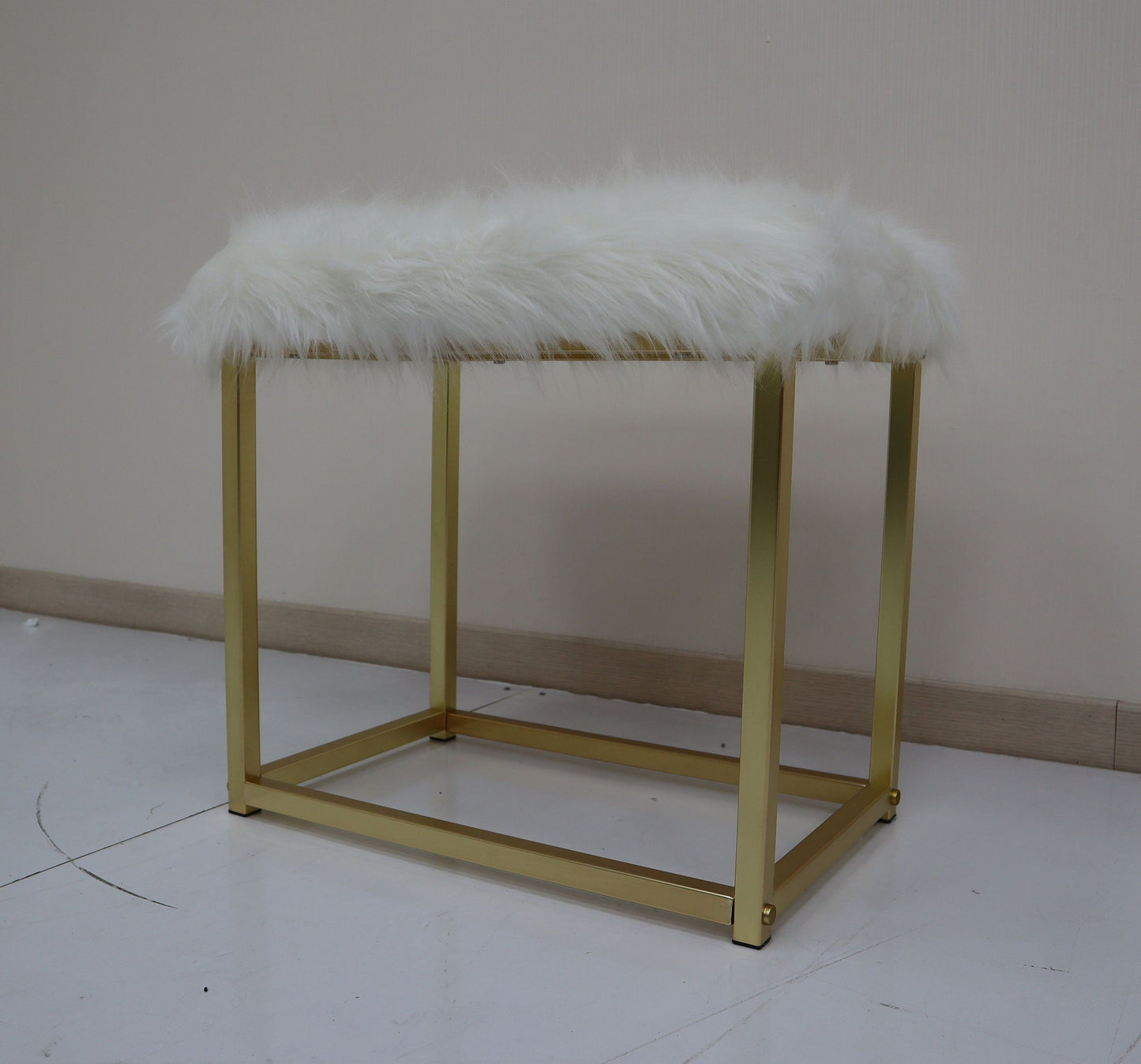 Adao Vanity Mirror & Stool in Faux Fur, Mirror, Black & Brass Finish